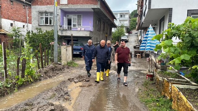 Ordu'da sağanak; ev ve iş yerlerini su bastı
