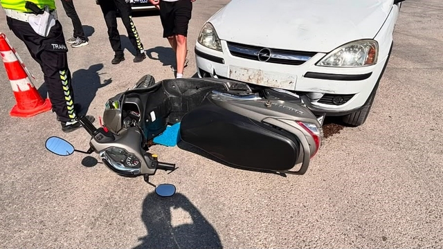 Tavşanlı'da otomobil ile motosiklet çarpıştı: 2 yaralı