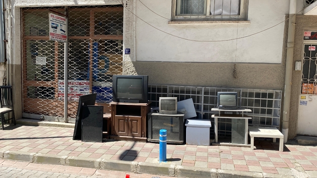 Bir dönemin vazgeçilmezi tüplü televizyonlar, şimdilerde nostalji yaşatıyor