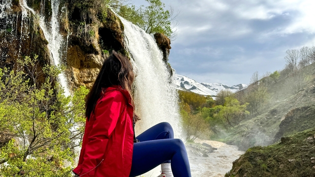 30 metreden dökülen Konarlı Şelalesi doğaseverleri büyülüyor