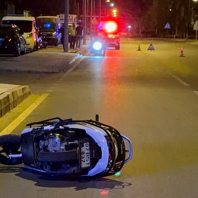 Antalya'da motosiklet kazası: 1 ölü, 1 ağır yaralı
65 metre sürüklenen moto...
