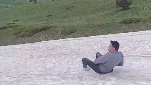 Haziran ayında kar eğlencesi görüntülendi