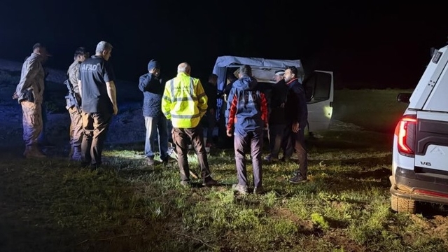 Hakkâri'de mahsur kalan 8 vatandaş kurtarıldı