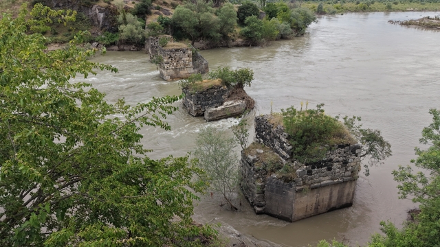 Tarihi köprünün adı 'Boğazkesen Sultan Murat Han Köprüsü olarak değiştirildi