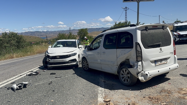 Elazığ'da trafik kazası: 2 yaralı