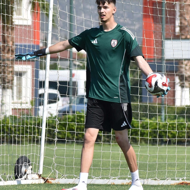 Altınordu kalecisi Arif, Çorum FK yolcusu