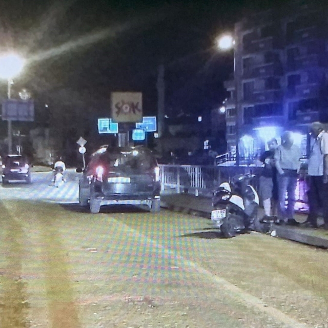 Motosiklet ile otomobil çarpıştı: 1 yaralı