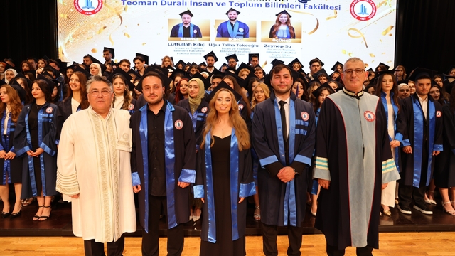 BEUN'da başarı ve mutluluk diplomalarla taçlandı