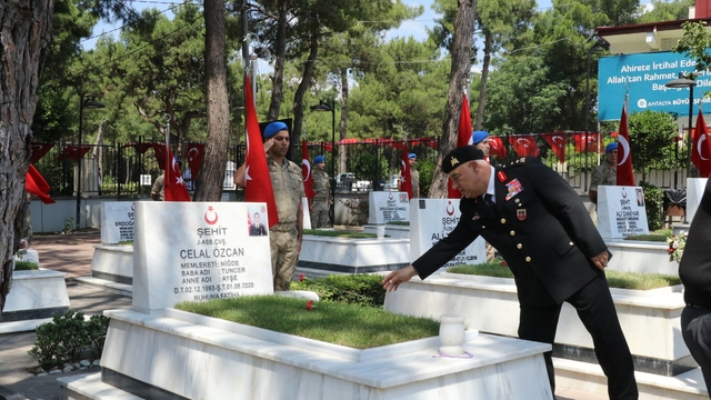 Antalya'da şehitler dualarla anıldı