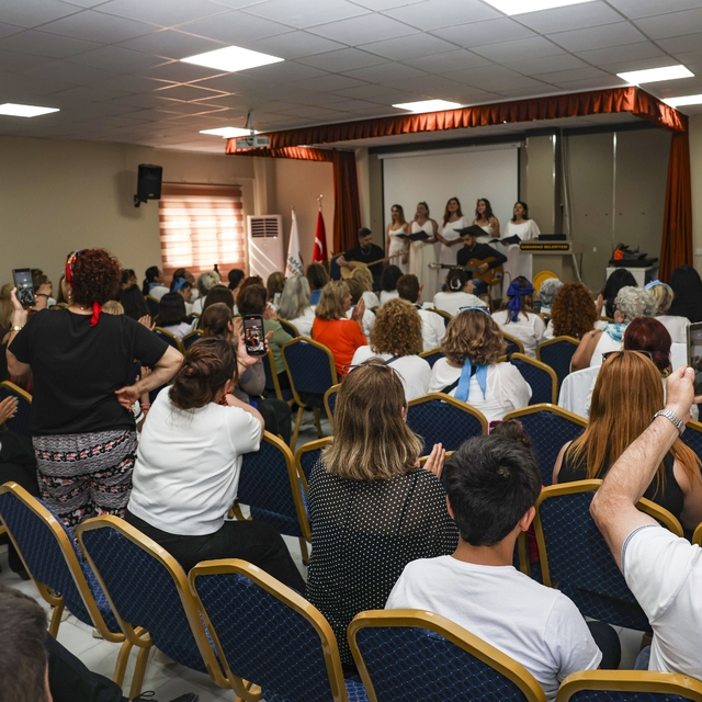Mezitli'nin kadınları Hatay'da dayanışma için buluştu