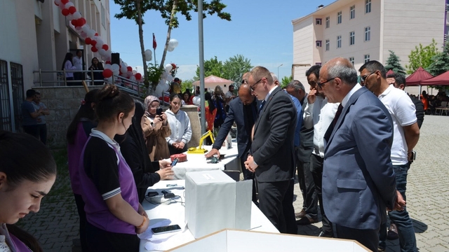 Bulanık'ta yıl sonu etkinliği büyük ilgi gördü