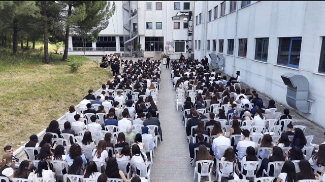 Bursa'nın en iyi liselerinin öğrencileri çalıştayda buluştu
Tofaş Fen ve Bursa Erkek Lisesi öğrencilerinin işbirliğiyle düzenlenen çalıştayda 600'den fazla öğrenci ve 18 konuşmacı bir araya geldi