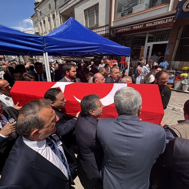 Kalp krizine yenik düşen Vali Yardımcısı Şenol Esmer memleketi Trabzon'da t...