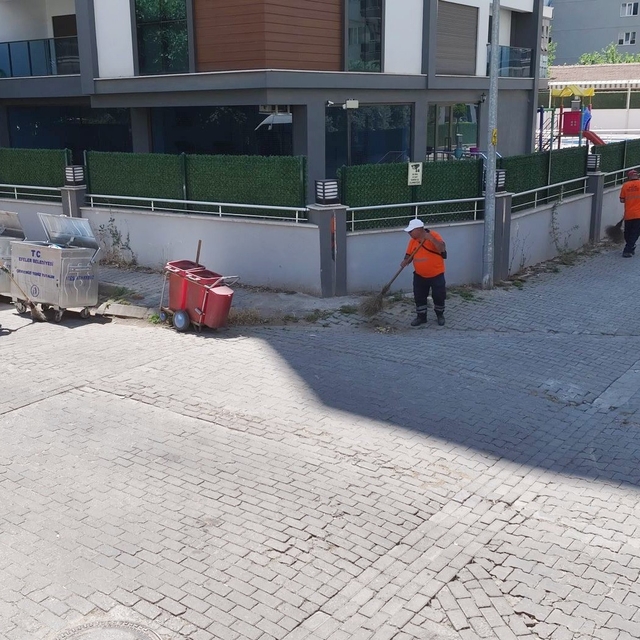 Efeler Belediyesi Temizlik İşleri Müdürlüğü çalışmalarını sürdürüyor