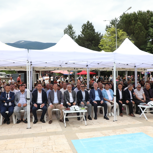 İnegöl Fatihi Turgut Alp kabri başında anıldı
