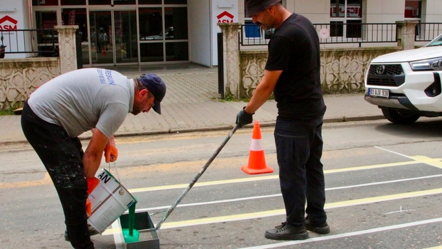Giresun Belediyesi ekipleri yaya güvenliği için sahada