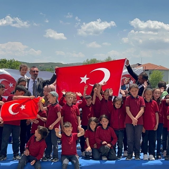 Seyitömer Ortaokulu'nda Bahar Şenliği coşkusu