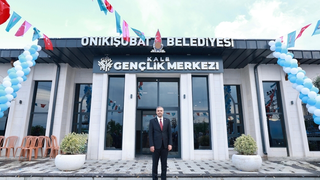Onikişubat Belediyesi'nin Kale Gençlik Merkezi hizmete açıldı