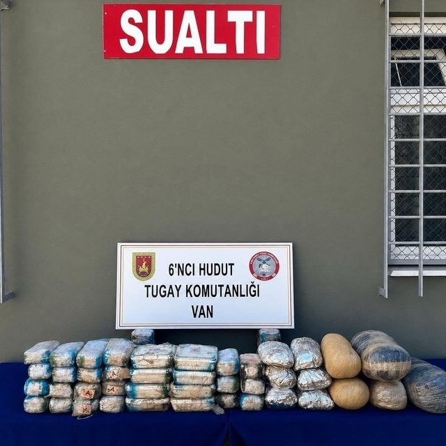 Van'da sınır hattında 44 kilo uyuşturucu ele geçirildi