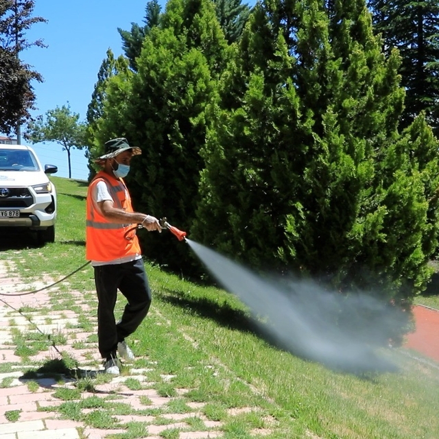 Elazığ'da ilaçlama çalışmaları aralıksız sürüyor