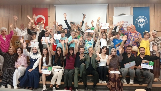 Türkiye Down Sendromu Derneği ve Veteran Hentbolcular Derneği'nden anlamlı sertifika töreni
Hentbol +1" projesinde sertifika gururu: Özel sporcular ve öğretmen adayları bir araya geldi