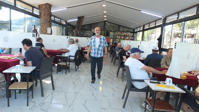 Burhaniye Kuzey Ege'de Briç sporunun merkezi oldu