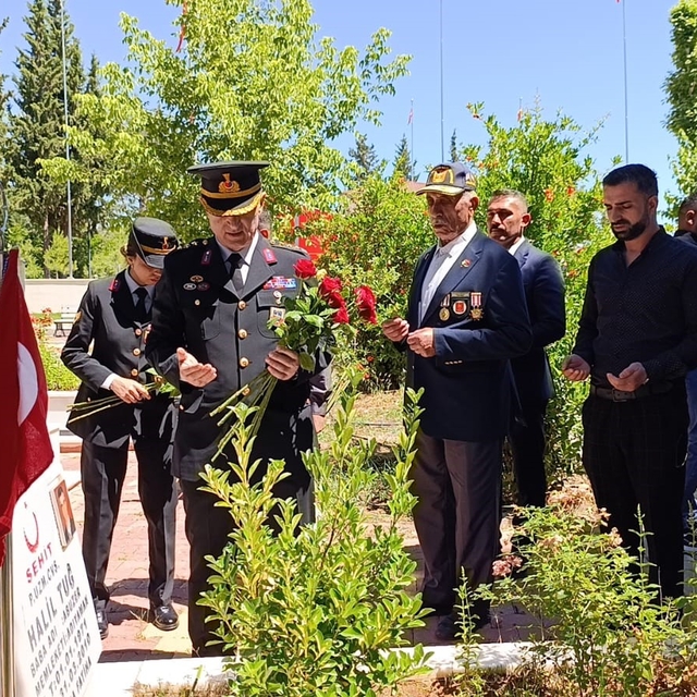 Jandarmanın 187'nci kuruluş yıl dönümünde şehitlik ziyaret edildi