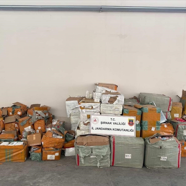 Şırnak'ta dev kaçakçılık operasyonu: 77 milyon liralık kaçak ürün ele geçir...