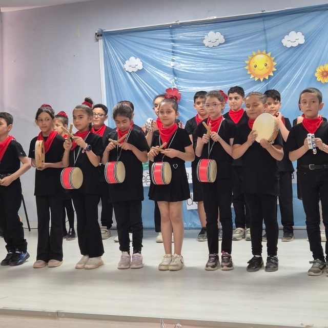 Cumhuriyet İlkokulu öğrencilerinden sanat dolu gösteri