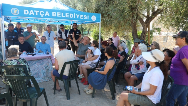 Kanalizasyon sorununun çözüldüğü Çomarlık'ta vatandaşlarla bir araya gelindi