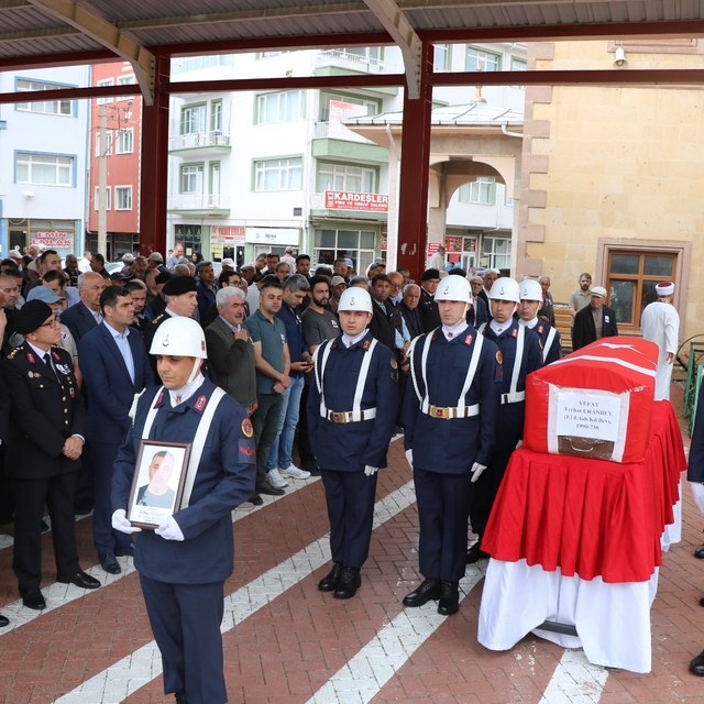Sinop'ta vefat eden emekli askerin cenazesi Kırşehir'de toprağa verildi