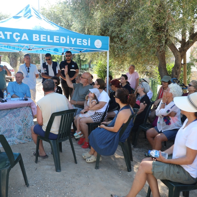 Kanalizasyon sorununun çözüldüğü Çomarlık'ta vatandaşlarla bir araya gelind...