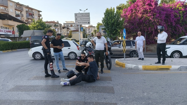 Otomobil ile çarpışan motosikletin sürücüsü yaralandı