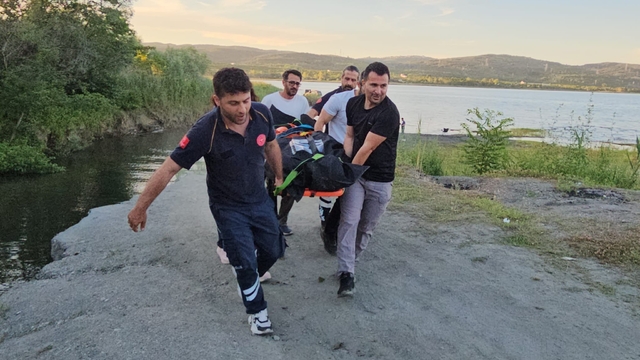 Şnorkel ve deniz gözlüğüyle girdiği Sapanca Gölü'nde boğuldu