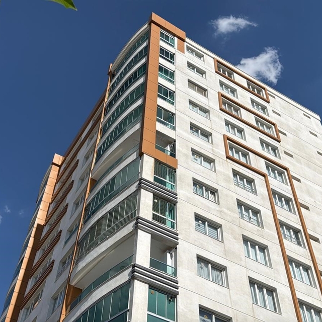 Diyarbakır'da evinin balkonundan atlayan çocuk hayatını kaybetti