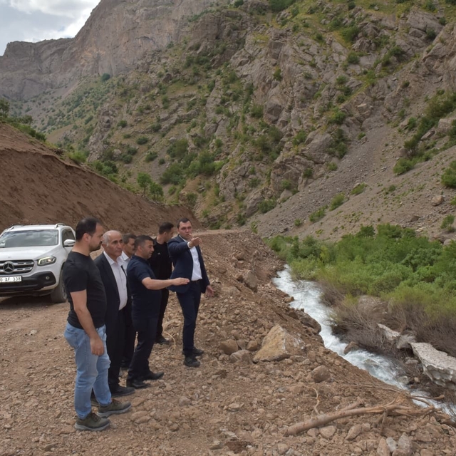 Cilo ve Sat Dağları Milli Parkı yolunda asfalt hazırlığı
