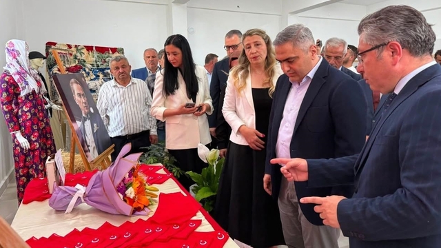 Merzifon'da kursiyerlerin el emeği ürünleri sergilendi