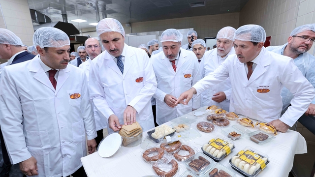 Türkiye'ye örnek tesis Karatay'da hizmete açıldı
231 milyon TL'lik dev yatırım hizmete girdi
Karatay Halk Ekmek Fabrikası ve glütensiz ekmek üretim tesisi hizmete açıldı