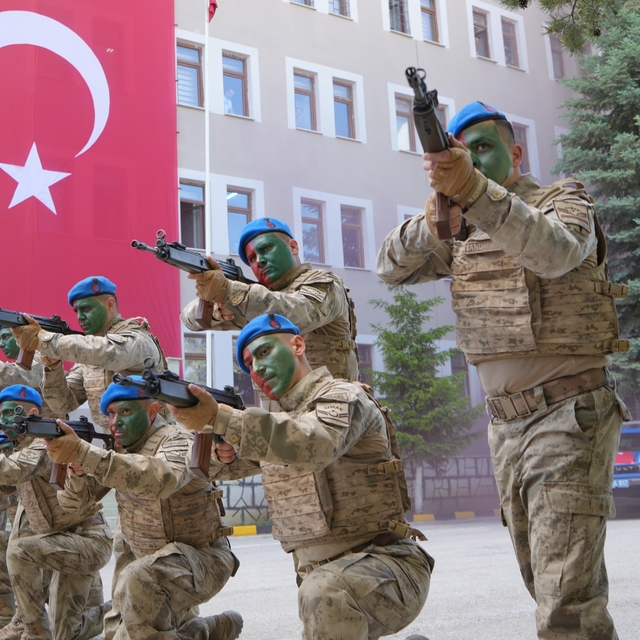 Jandarma Teşkilatının 187'nci yılı Bayburt'ta tüfekli gösteriyle kutlandı