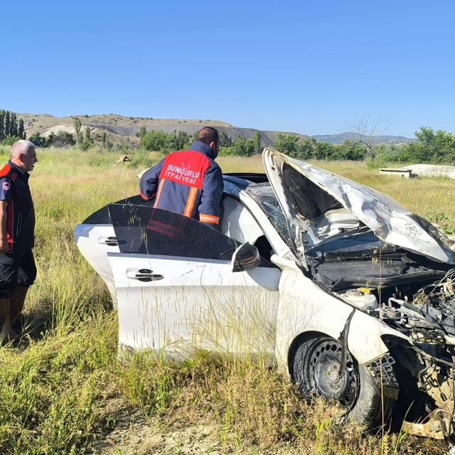 Çorum'da devrilen otomobilin sürücüsü öldü