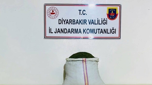 Diyarbakır'da 10 kilo esrar ele geçirildi