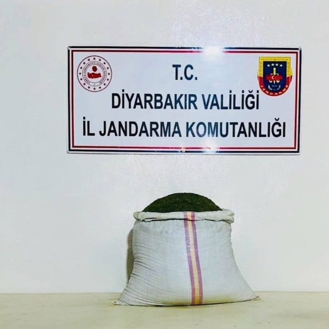 Diyarbakır'da 10 kilo esrar ele geçirildi