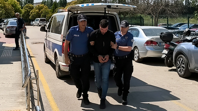 Uzman çavuş, tatil için geldiği kentte tartıştığı 2 kişiyi vurdu