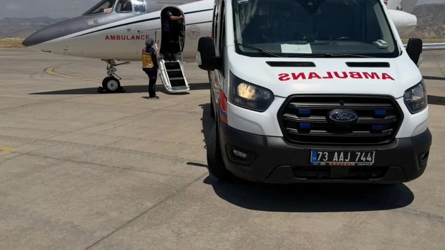 Şırnak'ta kalp rahatsızlığı olan bebek, ambulans uçakla İstanbul'a sevk edildi