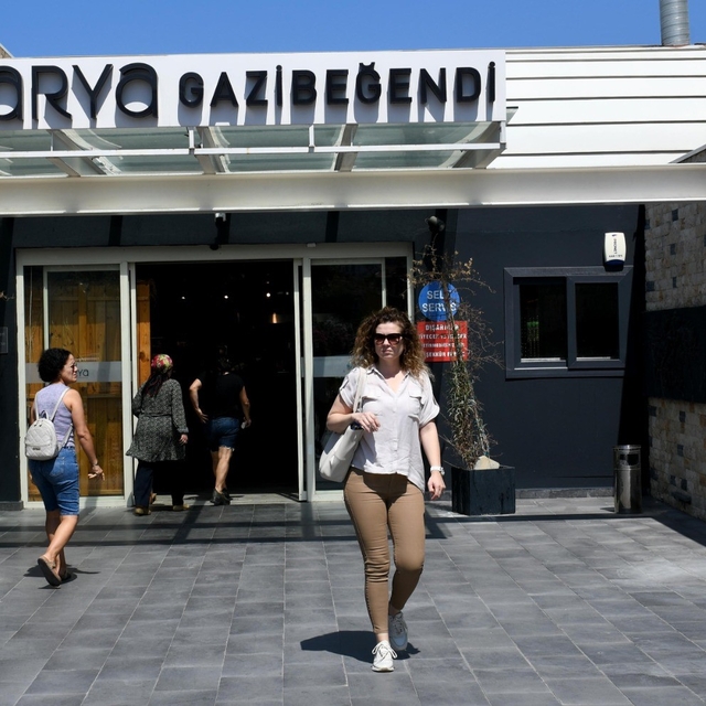 Kuşadası Belediyesi'nin turistik tesisleri ilgi görüyor