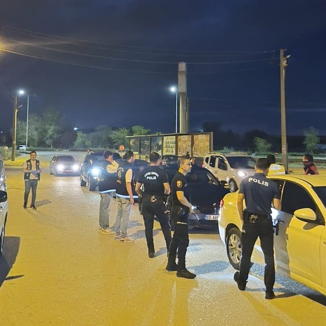 Afyonkarahisar polisinden asayiş ve trafik denetimi