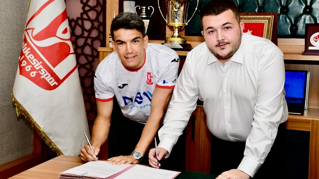 Akın Akman, Balıkesirspor'a imza attı