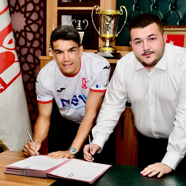 Akın Akman, Balıkesirspor'a imza attı