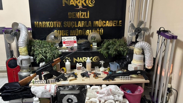 Denizli'de çok sayıda silah ve kenevir yetiştirme ekipmanları ele geçirildi