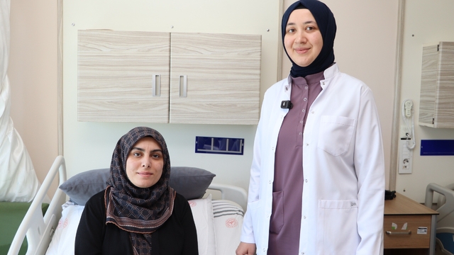 Yıllarca ağrı çekti, Sivas'ta başarılı operasyonla yüzü yeniden güldü
Bir türlü teşhis edilemeyen rahatsızlığından dolayı uzun yıllar şiddetli ağrı çekti
